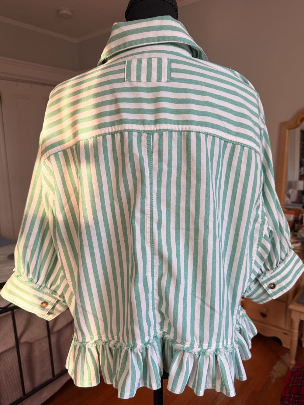 Striped Ruffle Hem Button-Front Top - Mint Green - size M - Picture 4 of 10